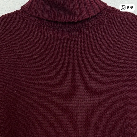 Old Navy Sweaters - Old Navy Women's Deep Maroon Turtleneck Sweater